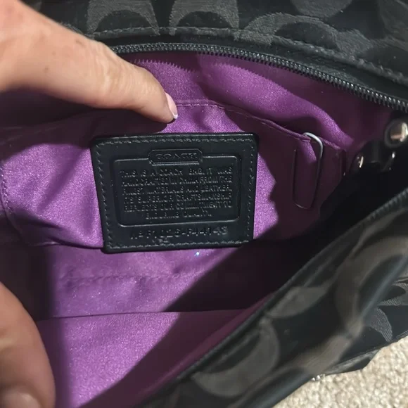 Coach purse - Picture 4 of 4